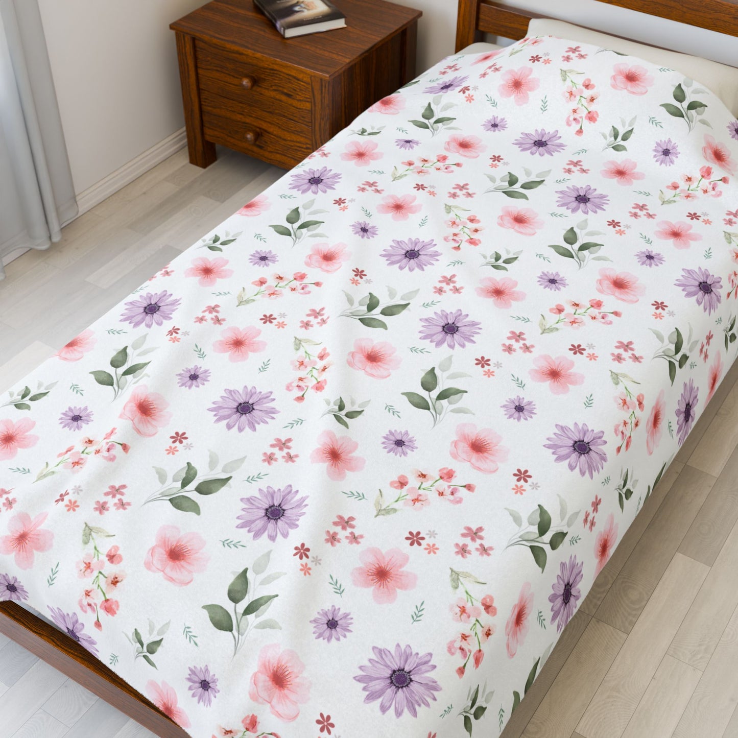 Cozy Floral Velveteen Plush Blanket | Soft Throw for Home Decor, Seasonal Gifts, Nursery, Picnics, and Relaxation, Spring Flower Nursery